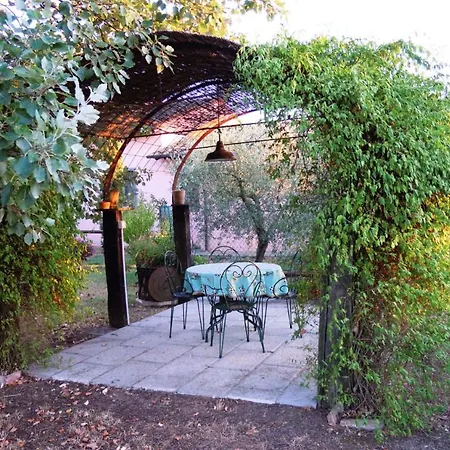 Le Casine-perignano-spinelli Sleeps 9 Apartment Cortona