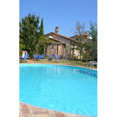 Appartement Le Casine-perignano-spinelli Sleeps 9