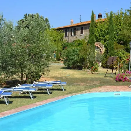 Appartement Le Casine-perignano-spinelli Sleeps 9