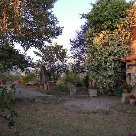 Le Casine-perignano-spinelli Sleeps 9 *